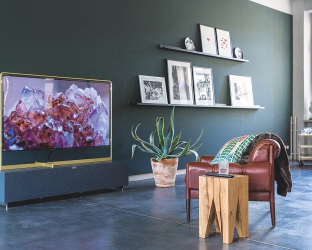 loewe-technologies-QTI6dlZyZQ0-unsplash